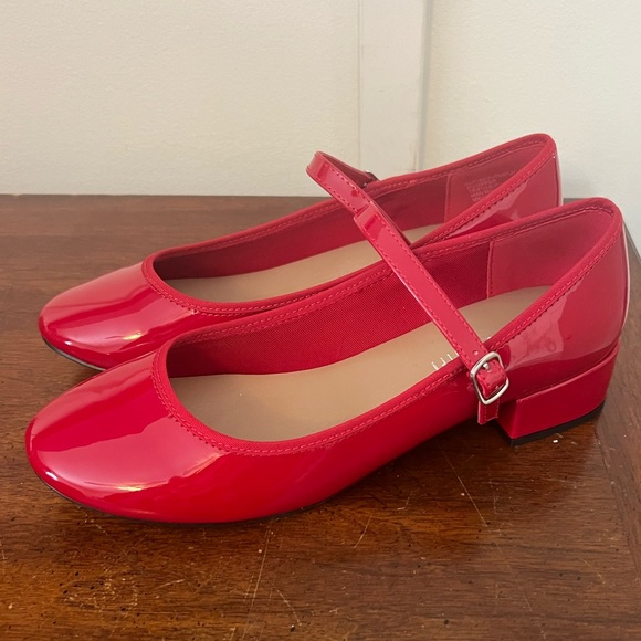 Red Patent Leather Mary Jane Flats size 8 never worn - Picture 2 of 8